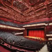 如何通过互联网查询南京最有名的歌舞剧院的信息?